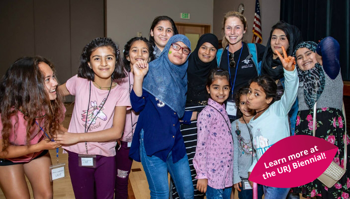 Group of smiling Jewish and Muslim children together at Camp Nefesh