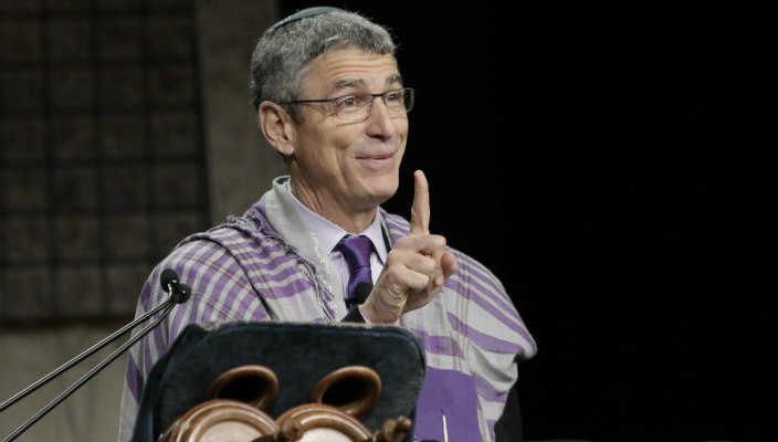 Rick Jacobs delivering his d'var Torah